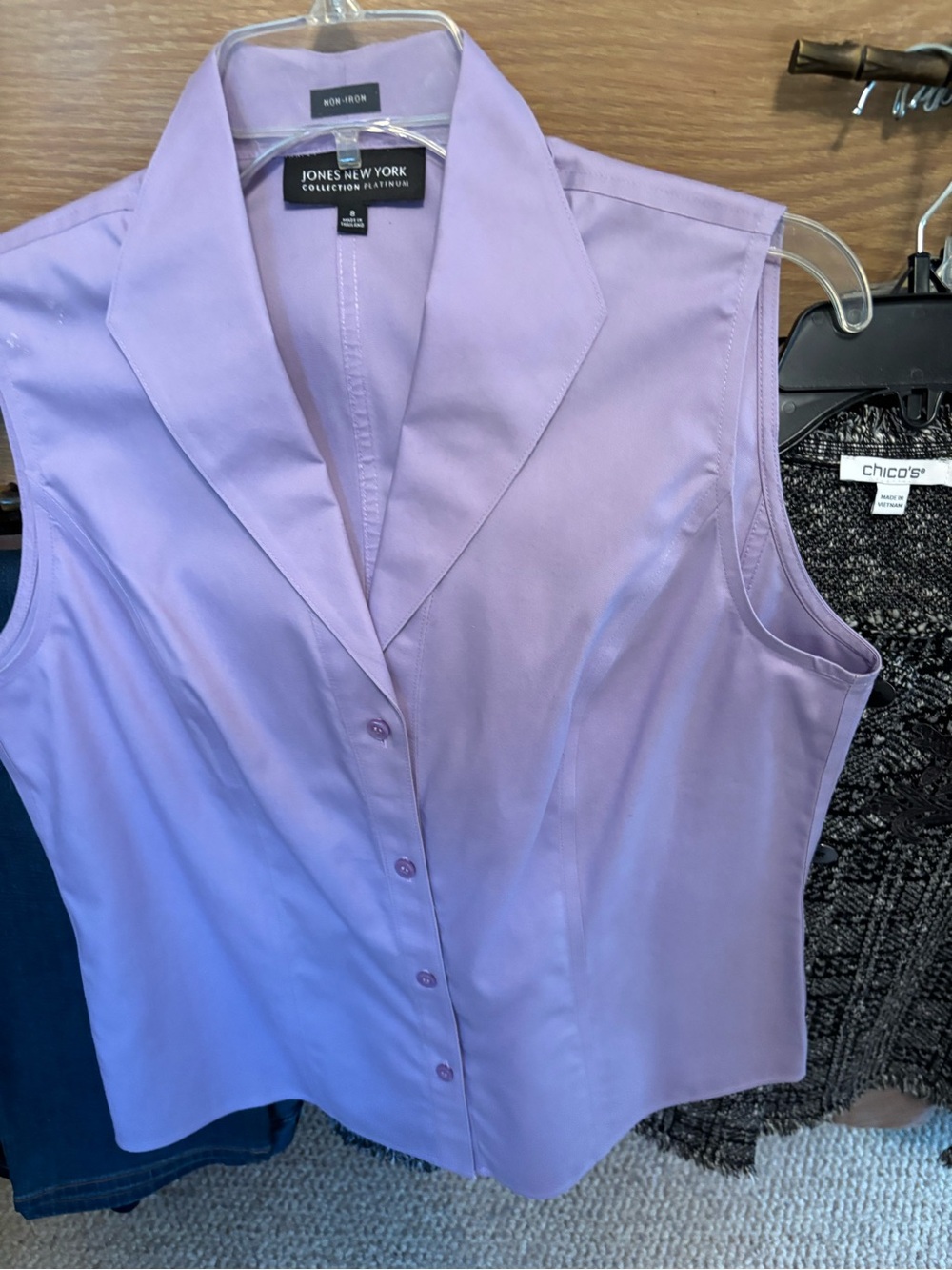 Jones New York Lavender Sleeveless Button Front Blouse